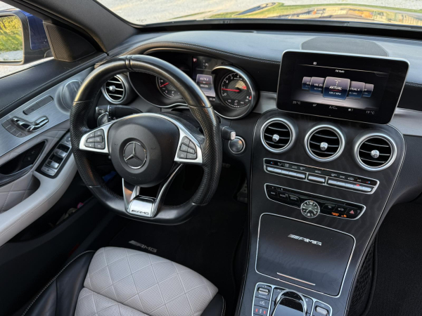 MERCEDES BENZ C / 63 AMG